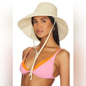 BNWT Lack of color Holiday Bucket Hat